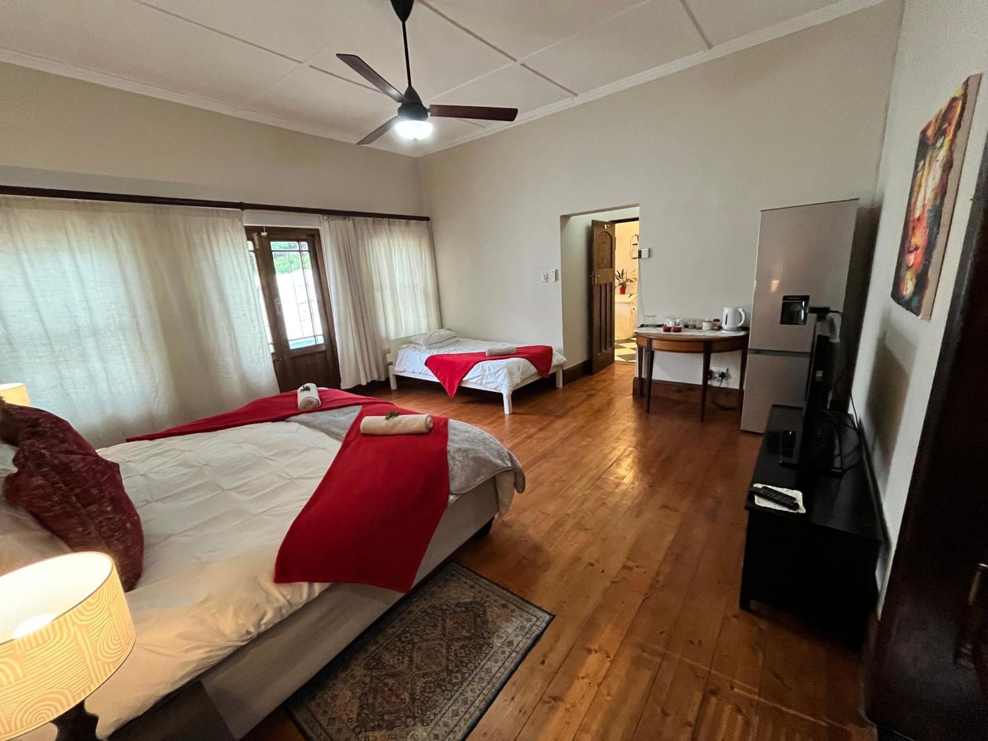 Toni'S Cottage Graaff-Reinet Buitenkant foto
